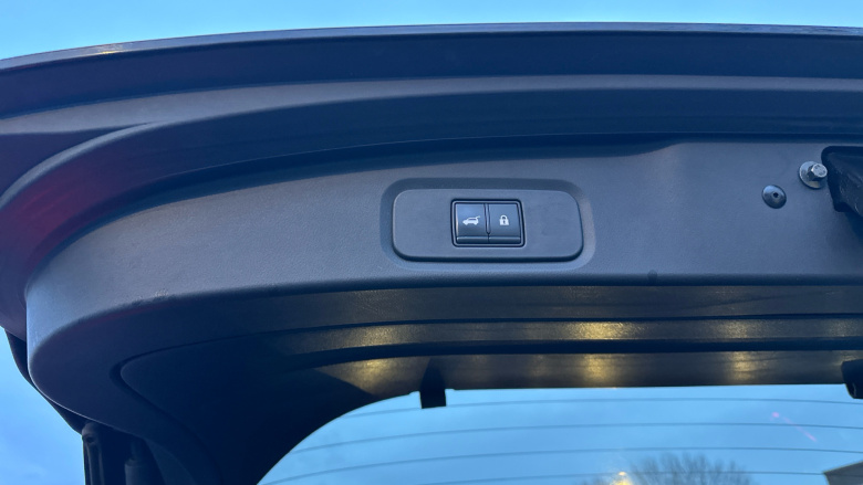 Nissan Qashqai 1.3 DiG-T MH Tekna 5dr Petrol Hatchback